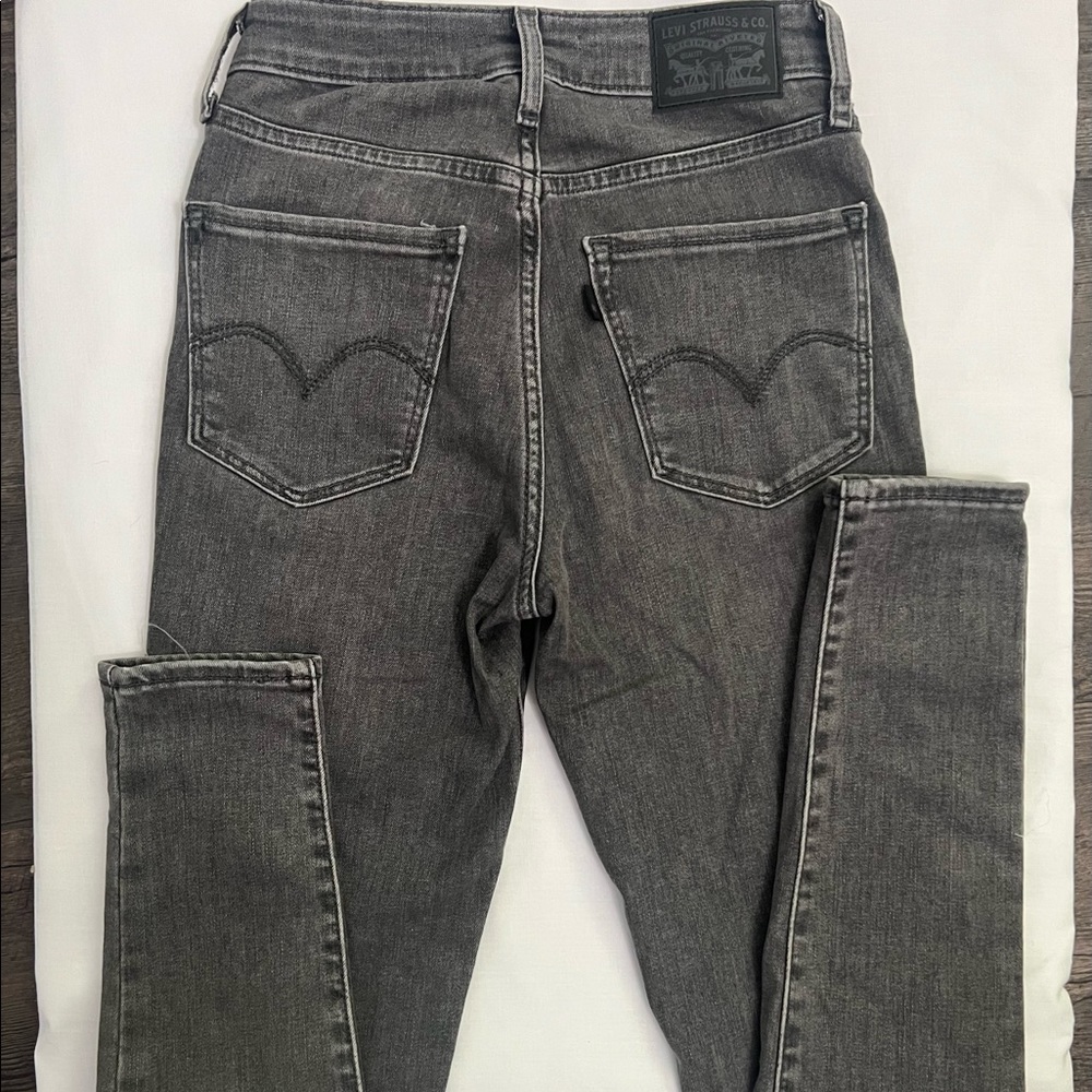 Womens Levi’s 721 high waisted skinny jeans